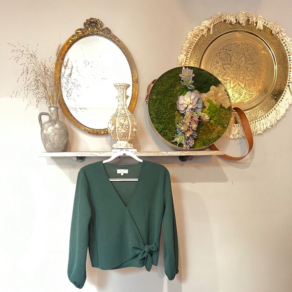 Madewell Tops - 🤍 Madewell Texture & Thread Crepe Wrap Top